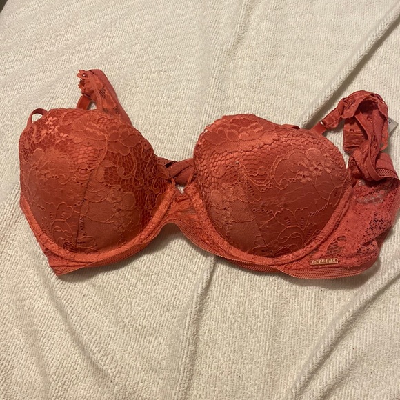 Danskin Other - Women’s Danskin dark peach colors bra 34C